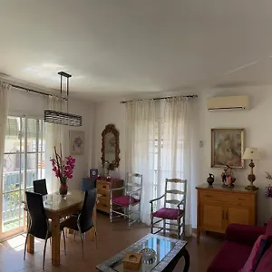 https://apt-bonito-apartamento-en-lagunillas-centro.hotelsinnerja.org