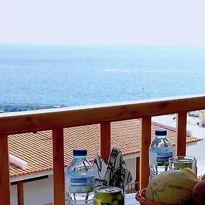https://ocean-view-apartment-over-los-cristianos-playa-las-vistas.tenerifehoteles.net