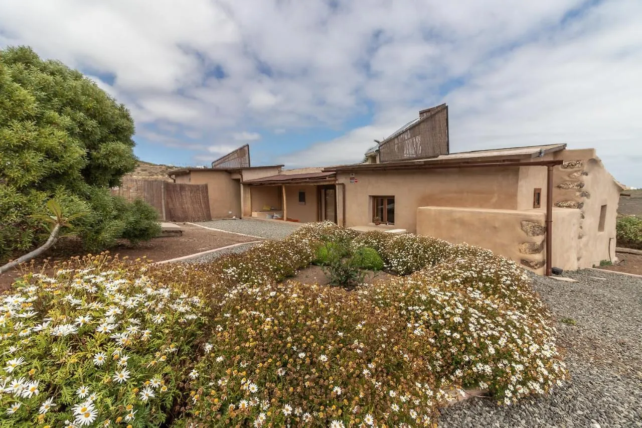 Santa Maria de Guia de Gran CanariaFlatguest Charming House + Pool + Terrace + Views别墅 度假居