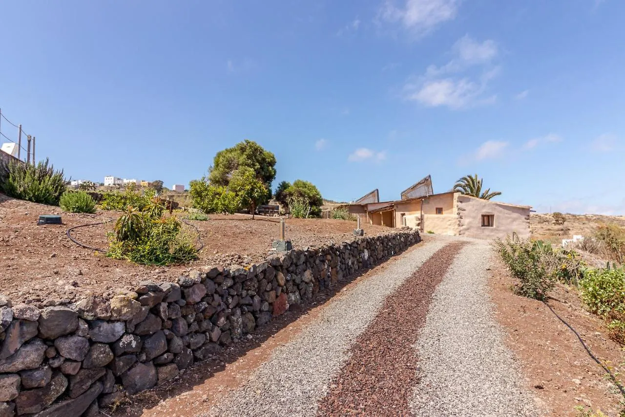 Santa Maria de Guia de Gran CanariaFlatguest Charming House + Pool + Terrace + Views别墅 Santa Maria de Guia de Gran Canaria